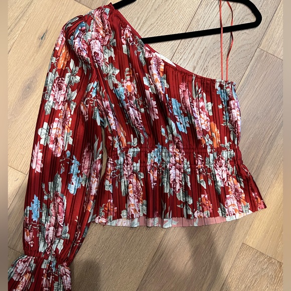 WAYF one shoulder blouse - Picture 1 of 4